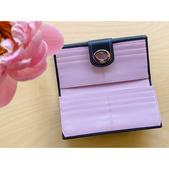 Coach Hamptons Slim Envelope Wallet - Picture 4 of 7